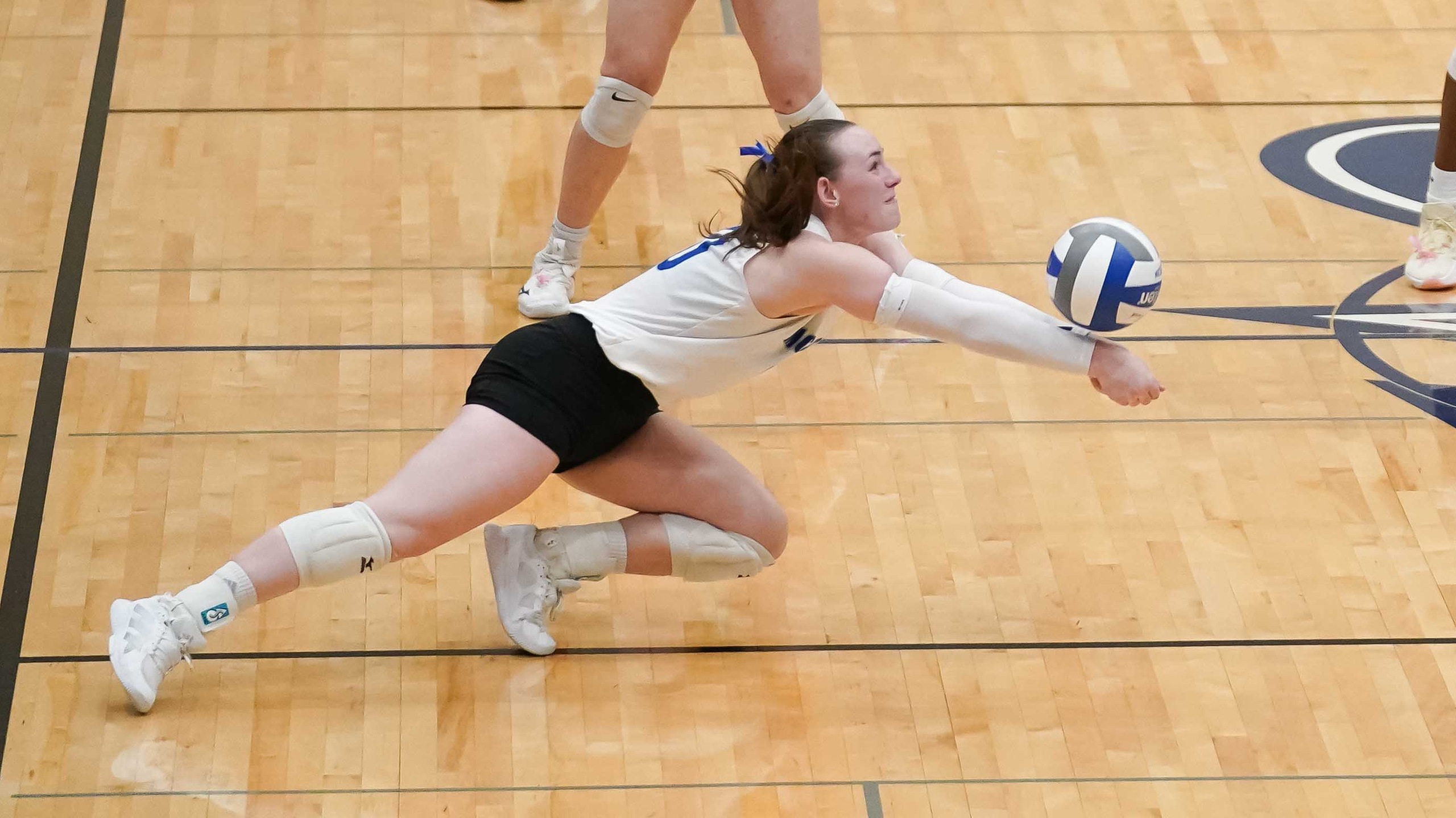 Lancers bounce MCC Volleyball to consolation round with sweep