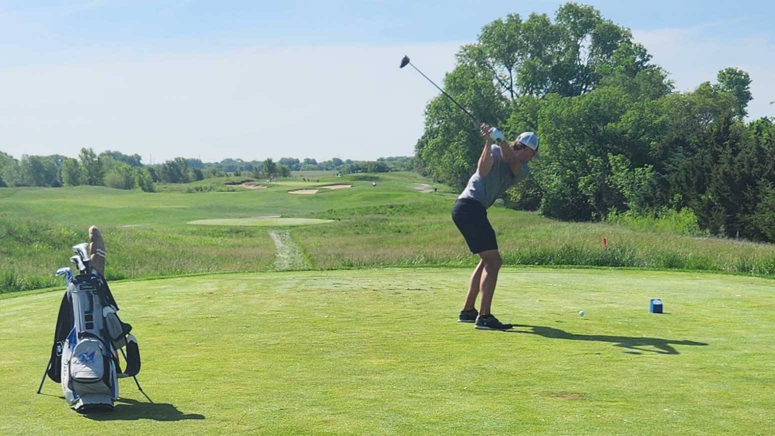 MCC golfers move up five spots to 16th at National Tournament